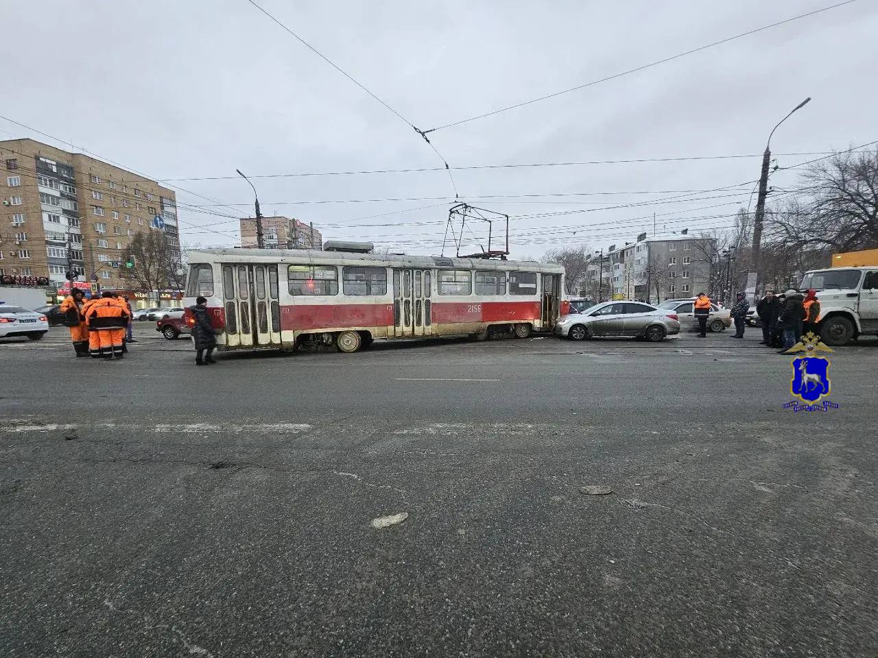 В Самаре 13 февраля на углу улиц Авроры и Аэродромной трамвай сошел с рельсов