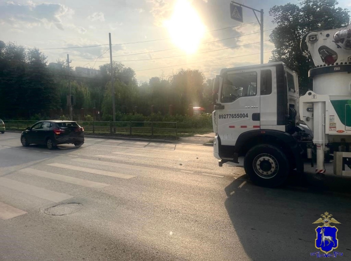 В Самаре 33-летний водитель на грузовике протаранил Kia Rio