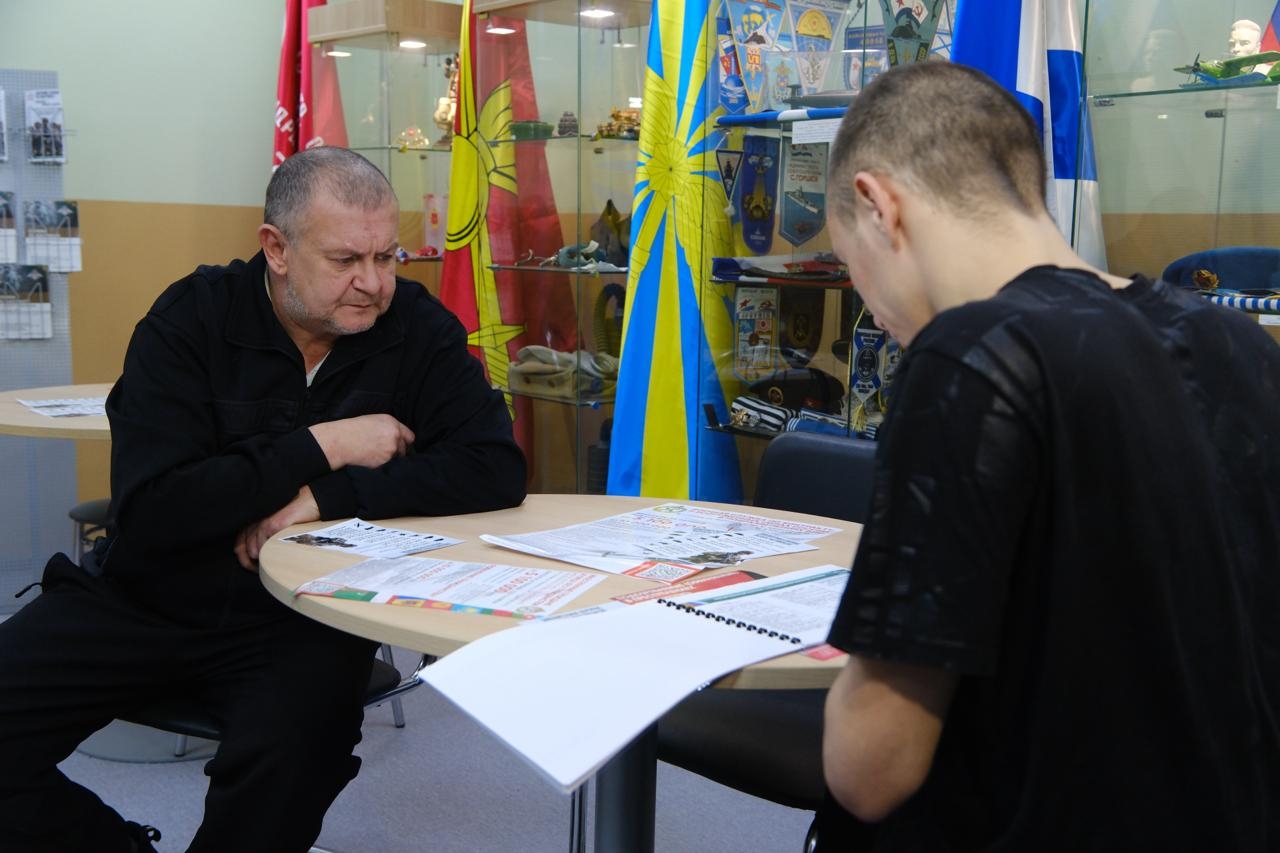 "Мы должны помочь Родине": все больше жителей Самарской области заключают контракт с Минобороны РФ