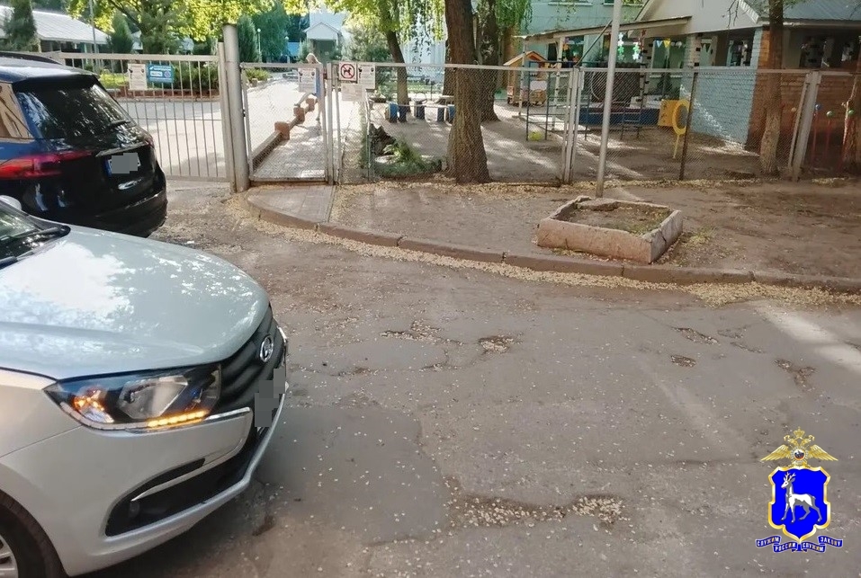 В Тольятти мужчина на "Гранте" сбил 7-летнего мальчика у ворот детского сада