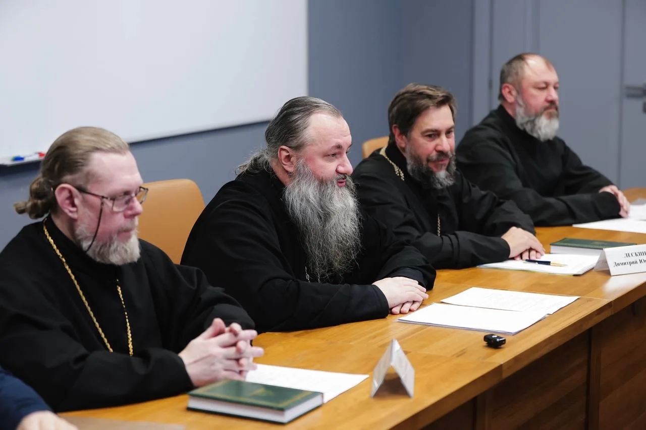 Совместный труд на благо всего края: Вячеслав Федорищев провел встречу с митрополитом Самарским и Новокуйбышевским Феодосием
