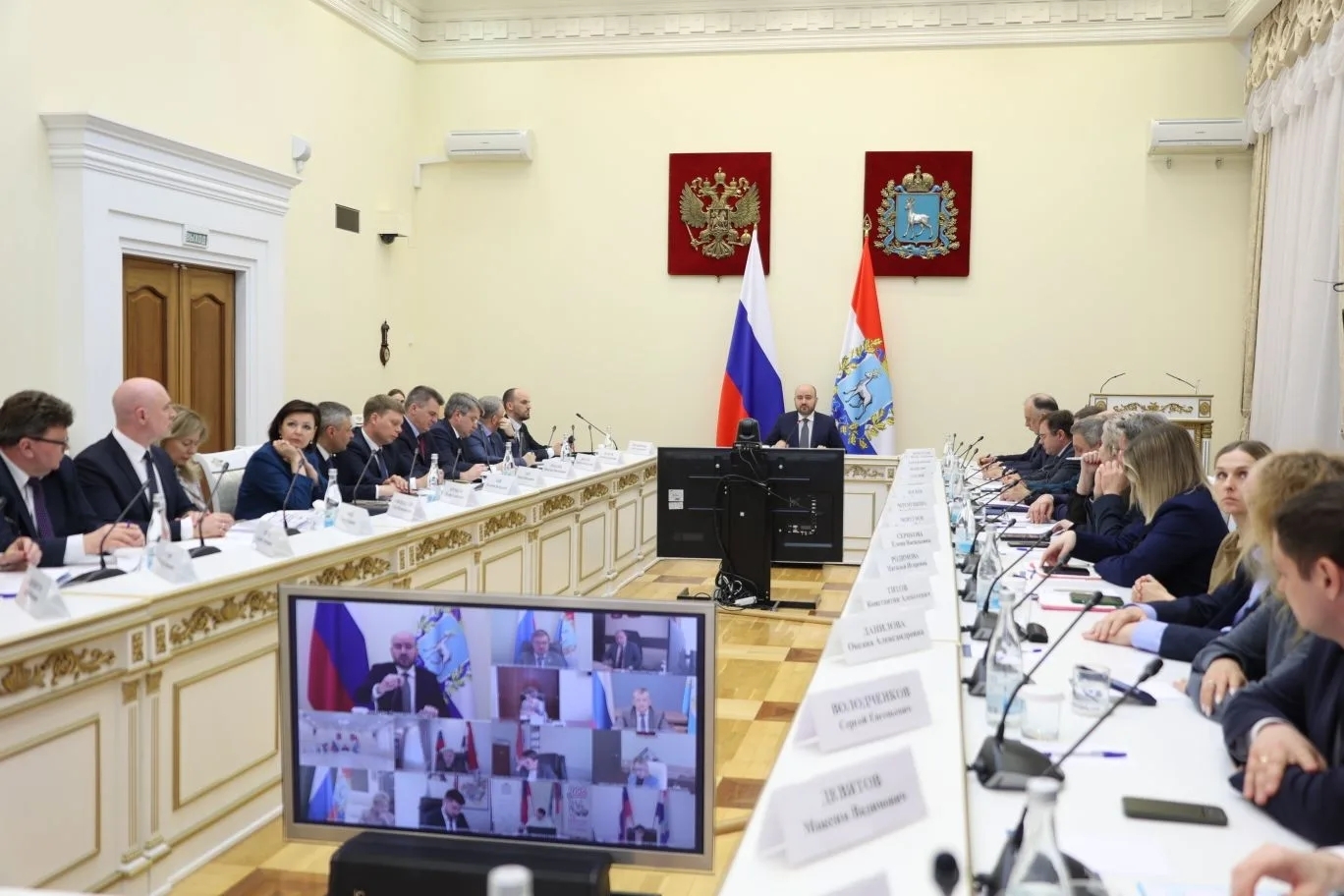 Ремонт больниц, навигация до села Ширяево, решения по точечной застройке: губернатор рассмотрел обращения граждан 