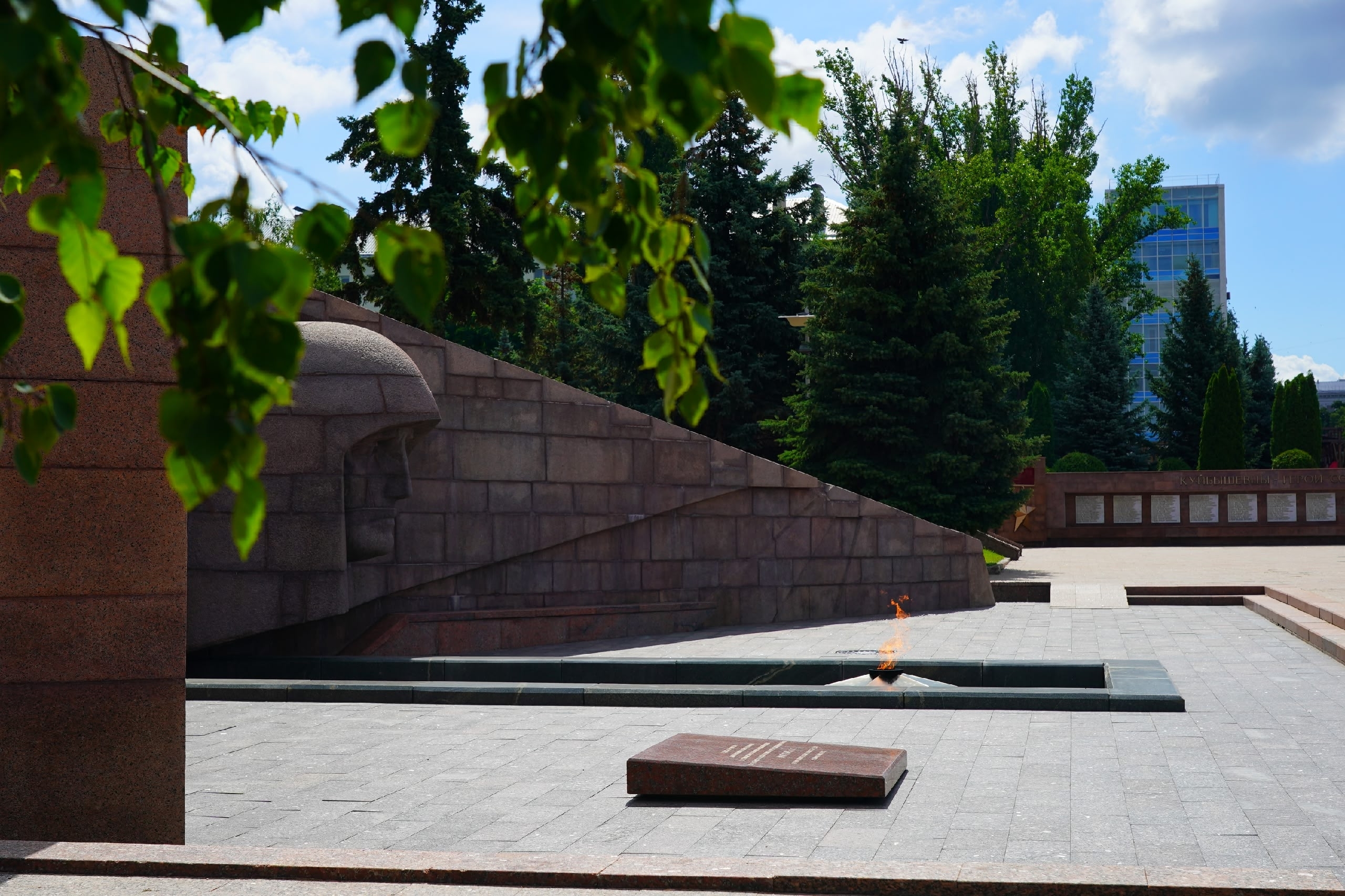 В Самаре почтили память погибших при авиаударе по Снежному