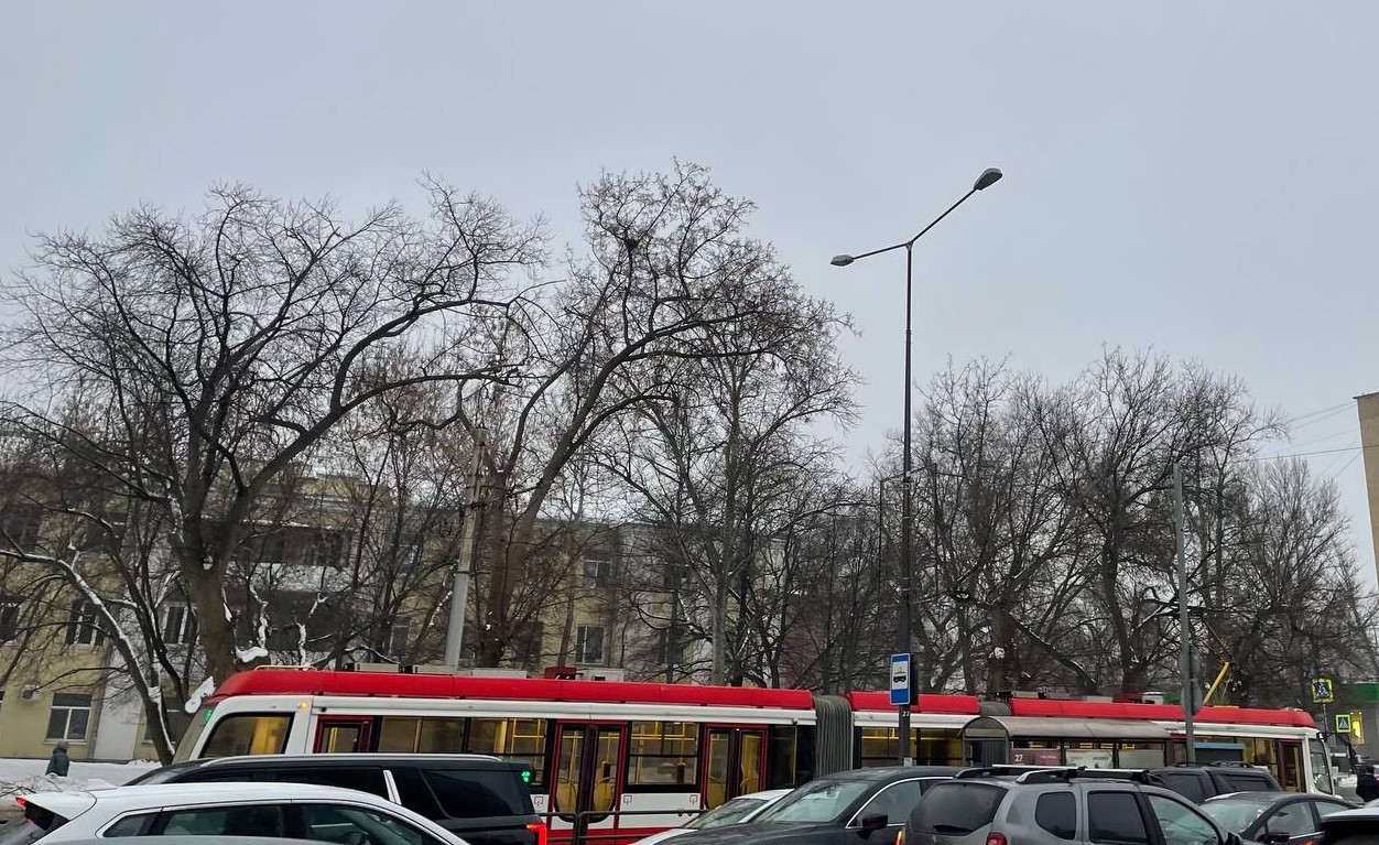В Самаре на Ново-Садовой утром 3 марта встали трамваи