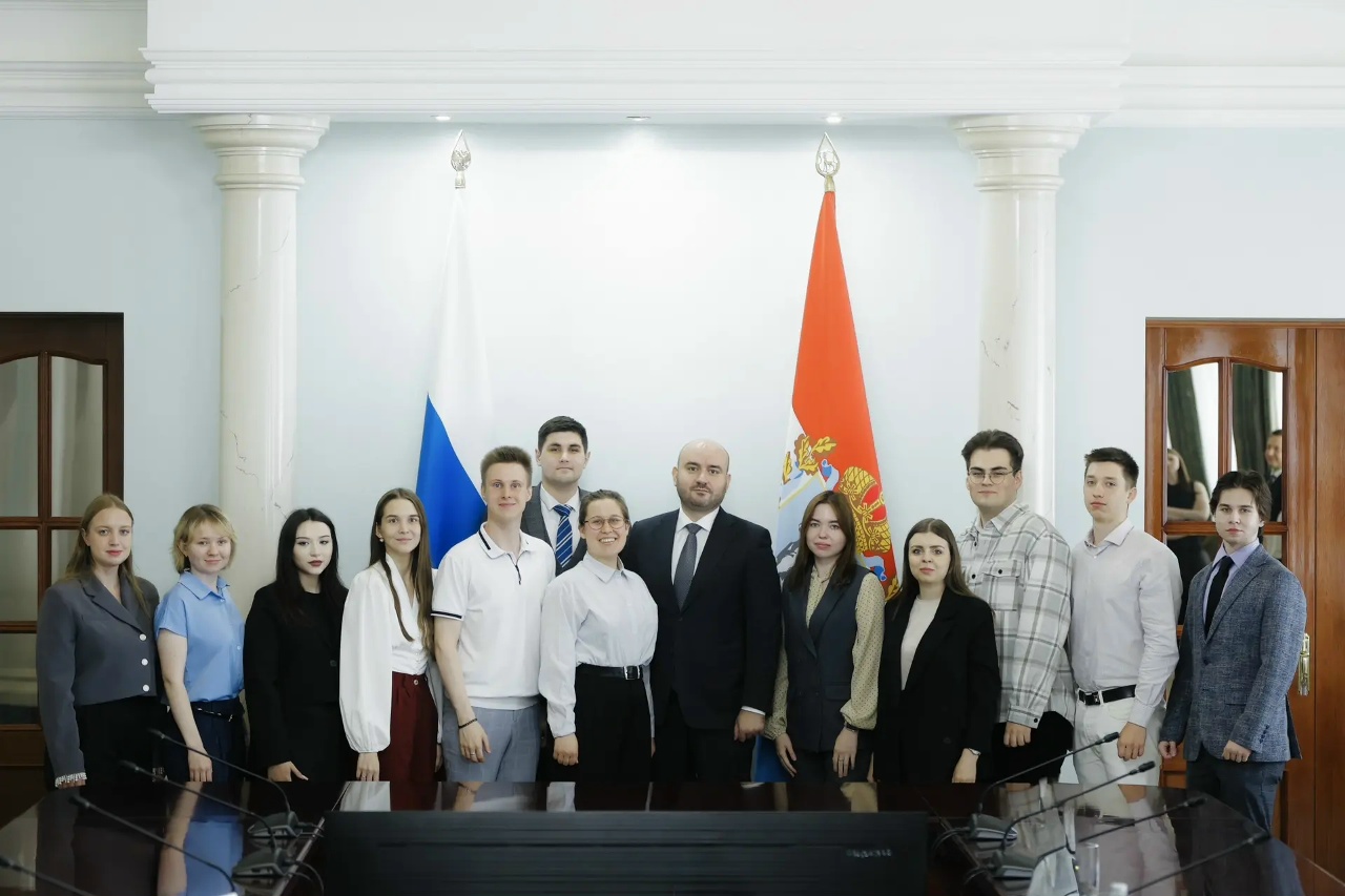 "Формируем кадровый резерв": Вячеслав Федорищев провел встречу с одними из лучших выпускников вузов