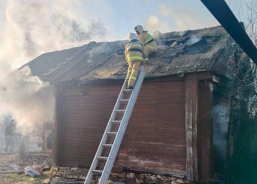 В Похвистневе вспыхнула заброшка 21 ноября