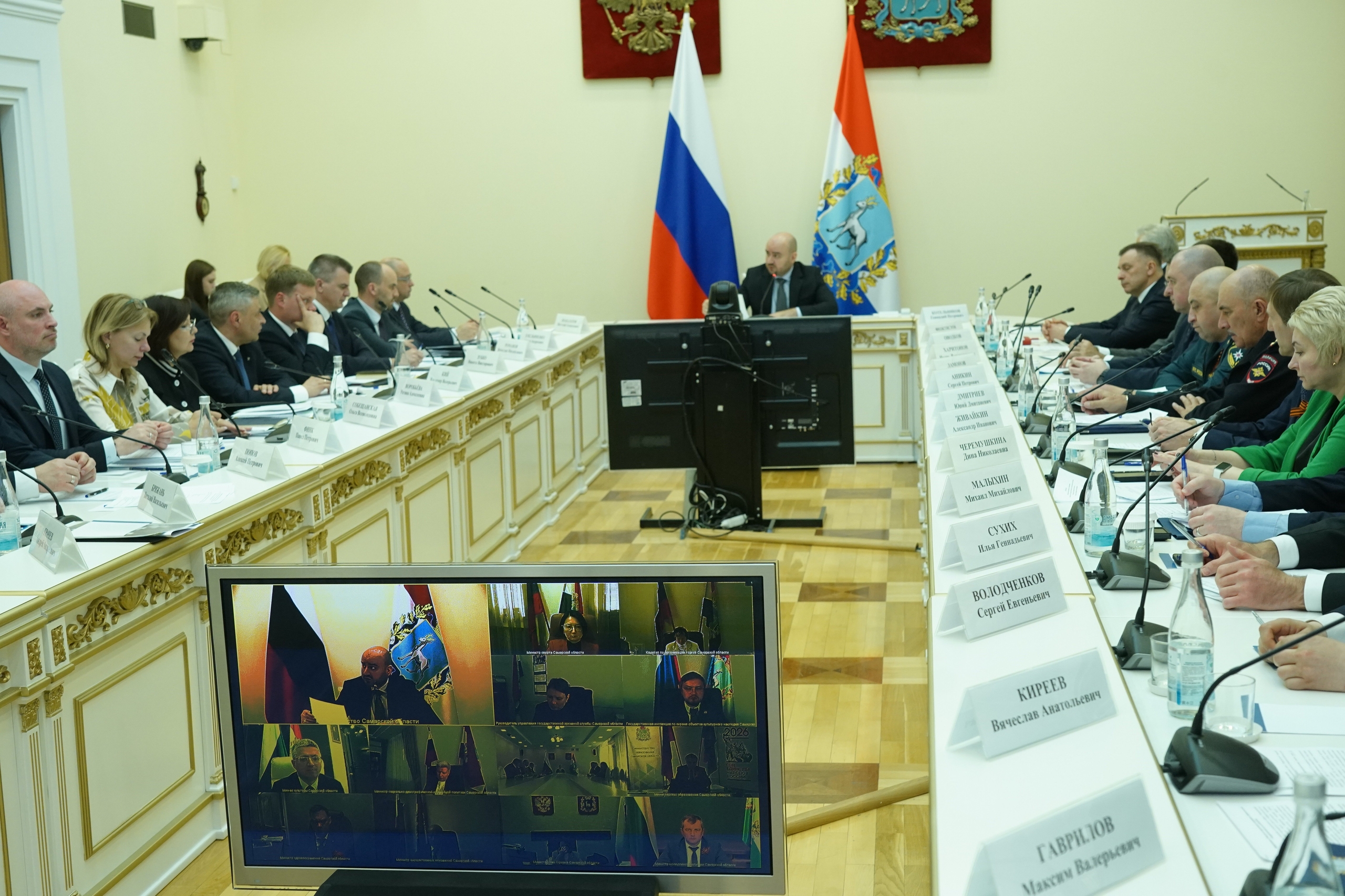 Губернатор Вячеслав Федорищев поручил Александру Живайкину и главам муниципалитетов впредь жестко контролировать алгоритм подачи тепла