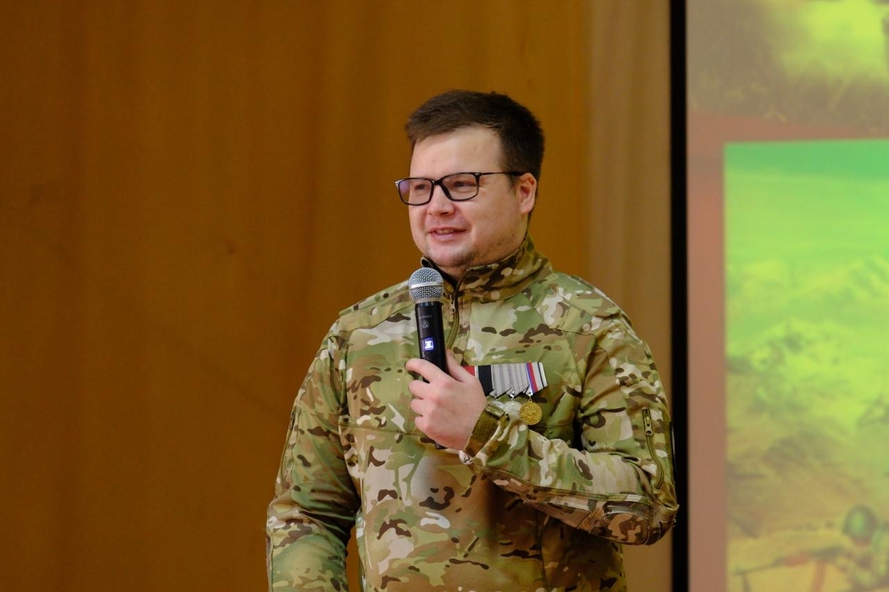 Самарских школьников учили приемам тактической медицины и управлению БПЛА