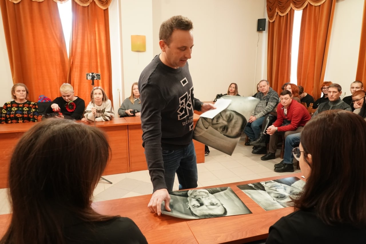 В Самаре проходит всероссийский фестиваль черно-белой фотографии “Фотострелка”