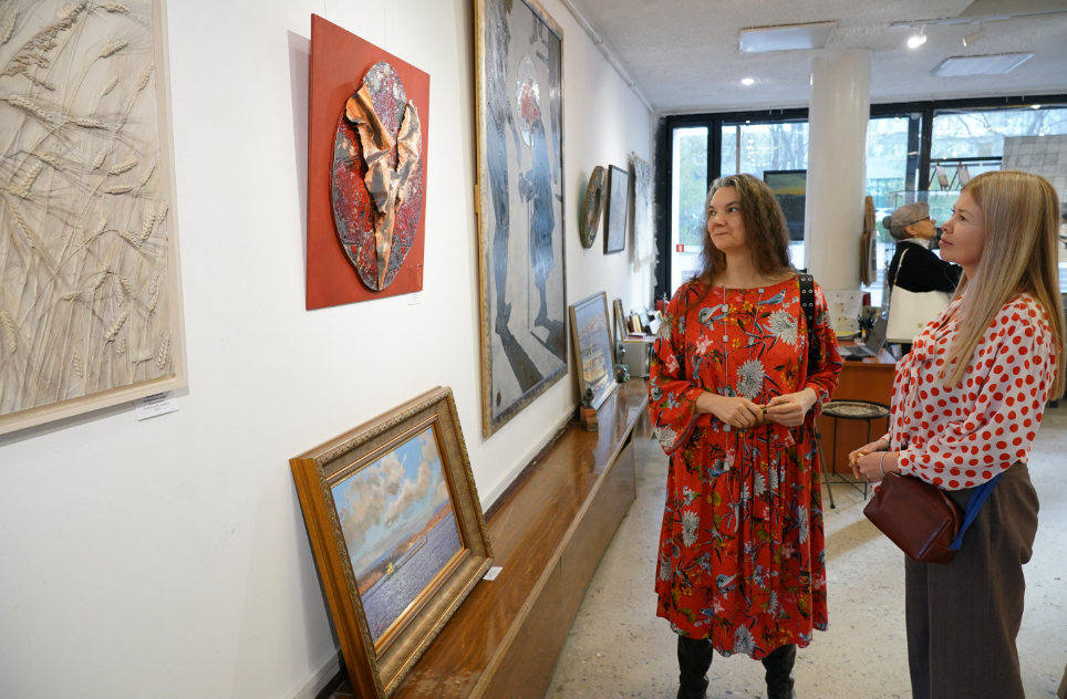 Пейзажи родного края: в Самаре открыли выставку, посвященную юбилею основания губернии