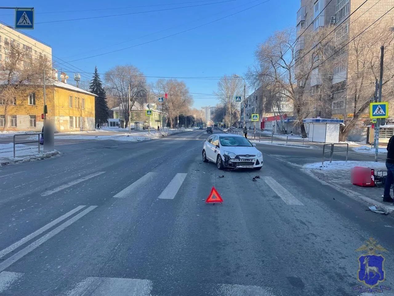 В Самаре водитель сбил курьера на электровелосипеде