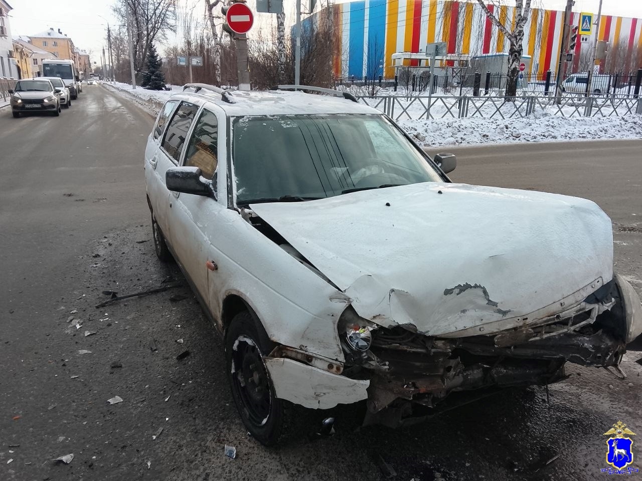 В Самаре водитель трактора оказался в больнице после столкновения с Renault Logan