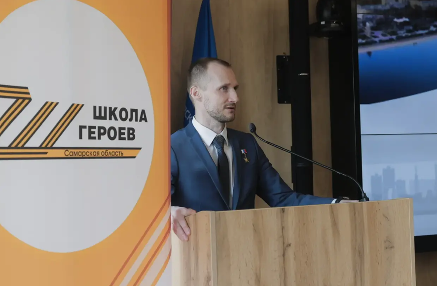 Дисциплина, мужество, уникальный опыт: Вячеслав Федорищев встретился с участниками второго потока "Школы героев"