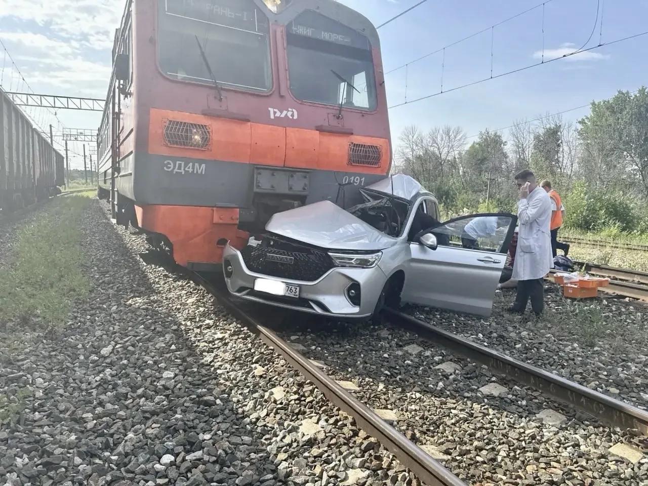 Пассажирка Haval погибла при столкновении с электричкой около Сызрани