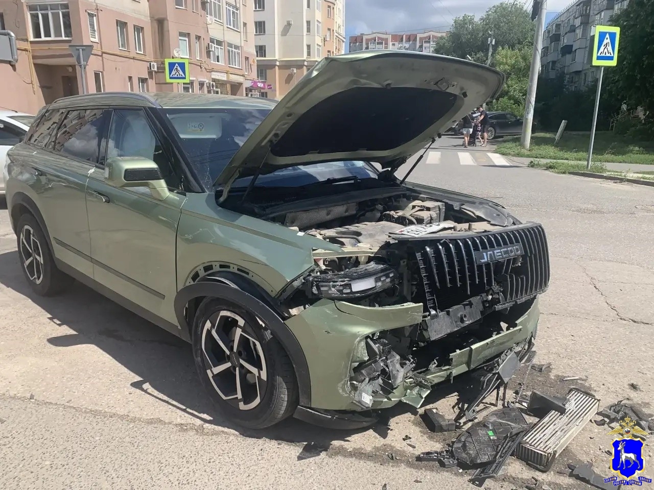 В Самаре 29-летний водитель на "Мерседесе" сбил женщину на переходе