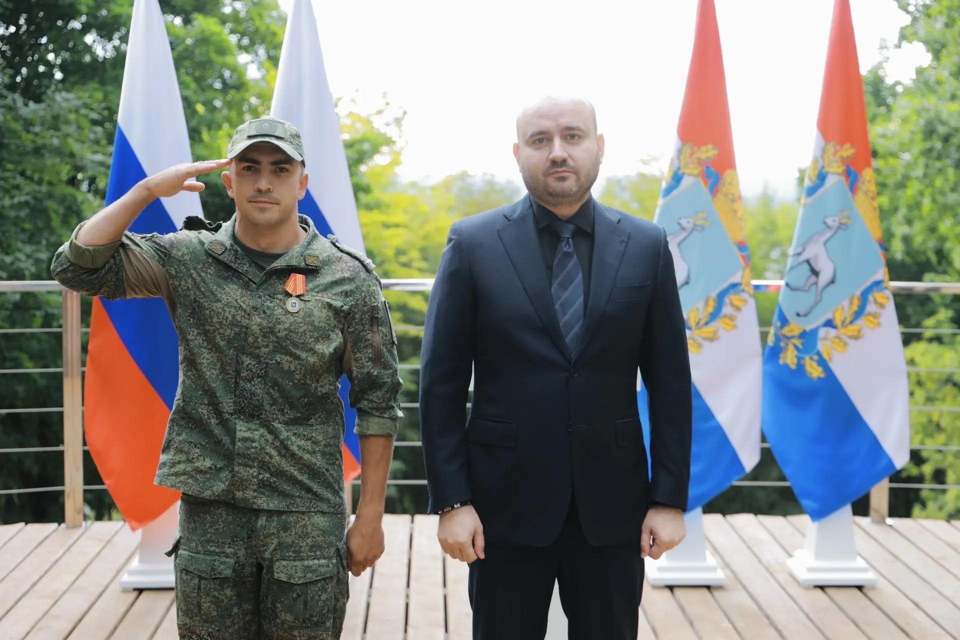 Вячеслав Федорищев вручил награды бойцам отряда "БАРС-Крылья" и передал технику от Правительства региона в зону СВО