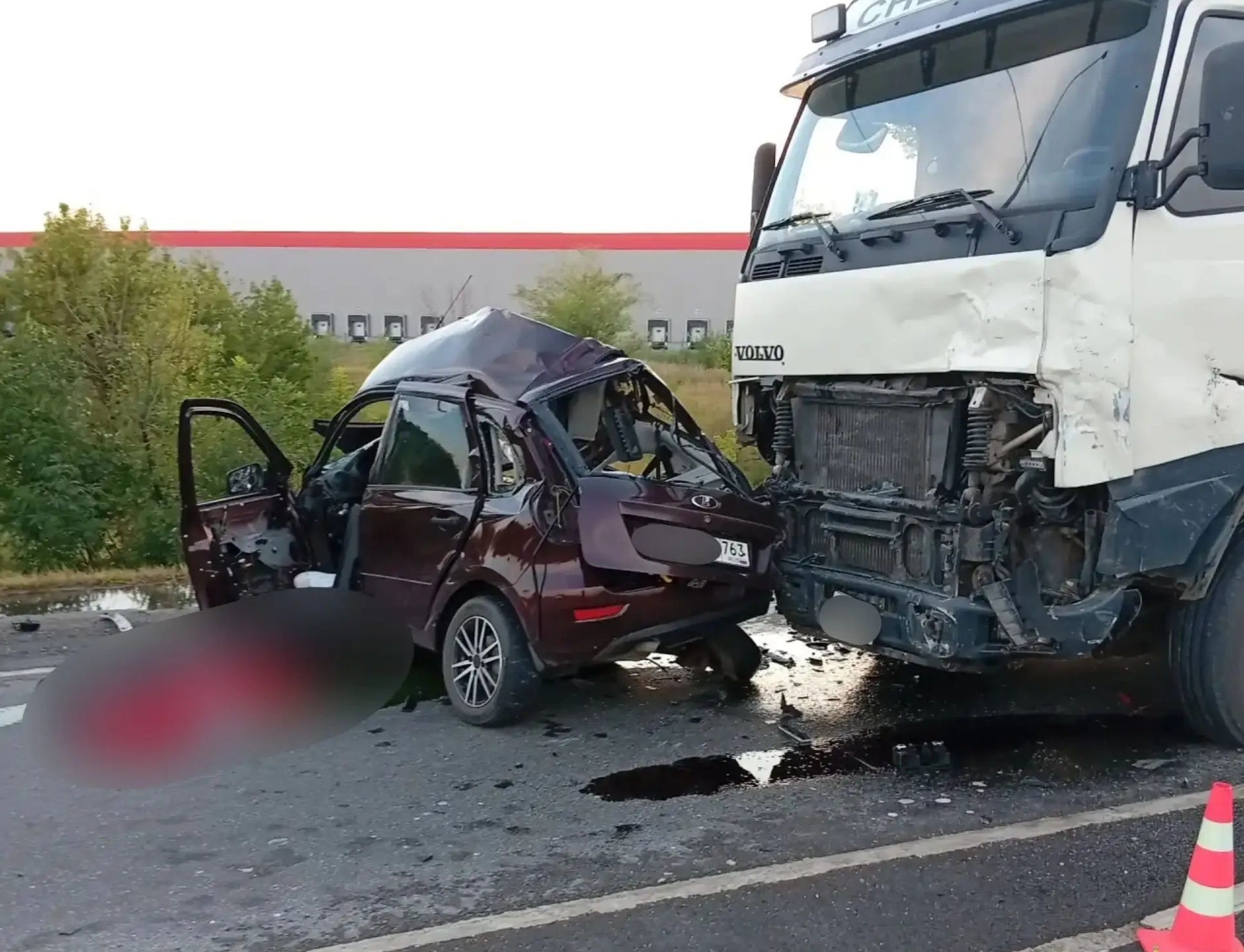 Занесло на встречку: в Волжском районе погиб 19-летний водитель "Калины"