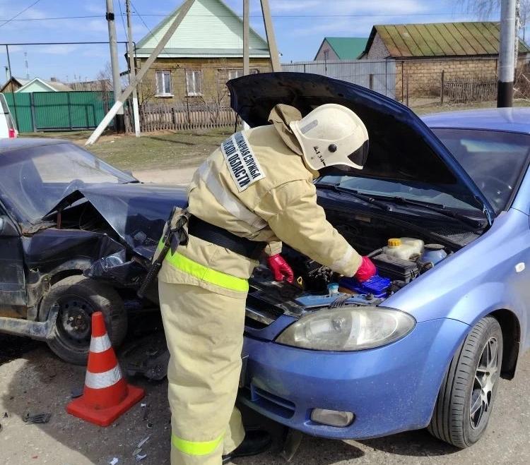 Есть пострадавшие: в Борском столкнулись две легковушки