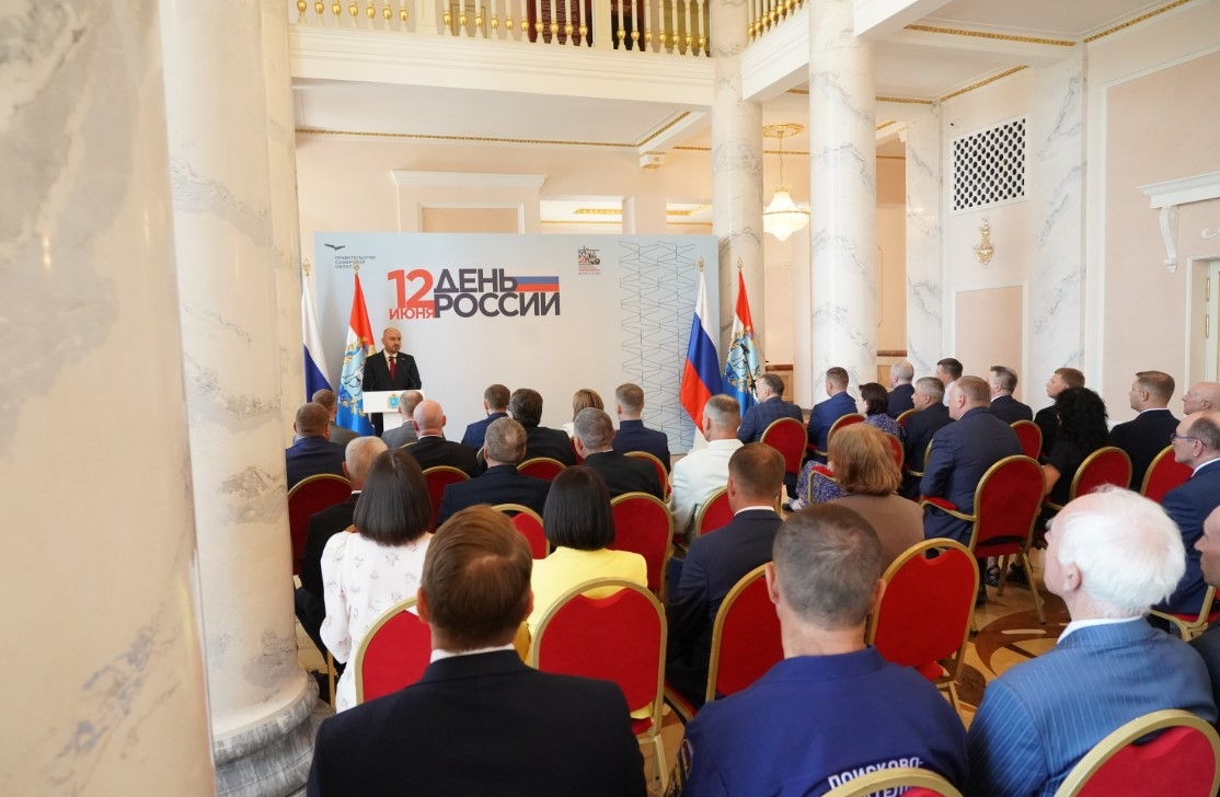 "Гордимся всеми и каждым": в преддверии Дня России Вячеслав Федорищев вручил госнаграды жителям Самарской области