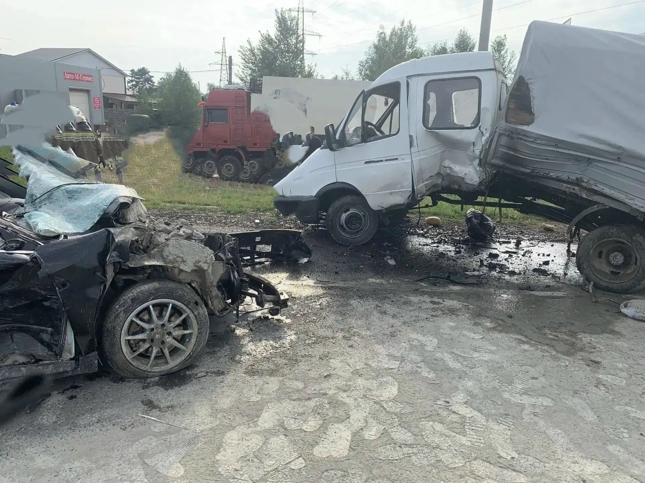 В Кинельском районе на трассе столкнулись "Ауди" и "Газель"