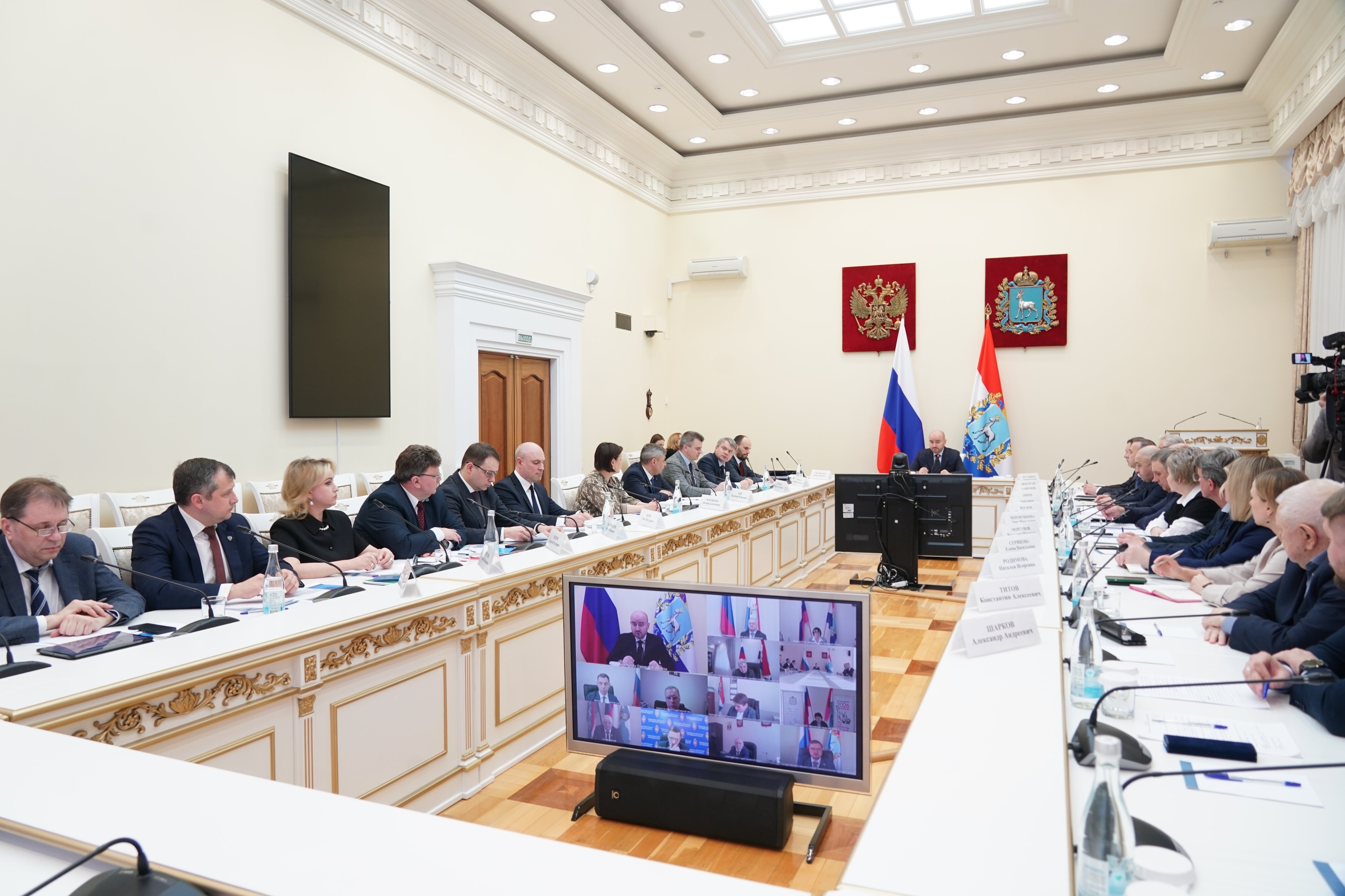 Губернатор Федорищев поручил ГЖИ и главам муниципалитетов взять на контроль уборку наледи и снега с крыш