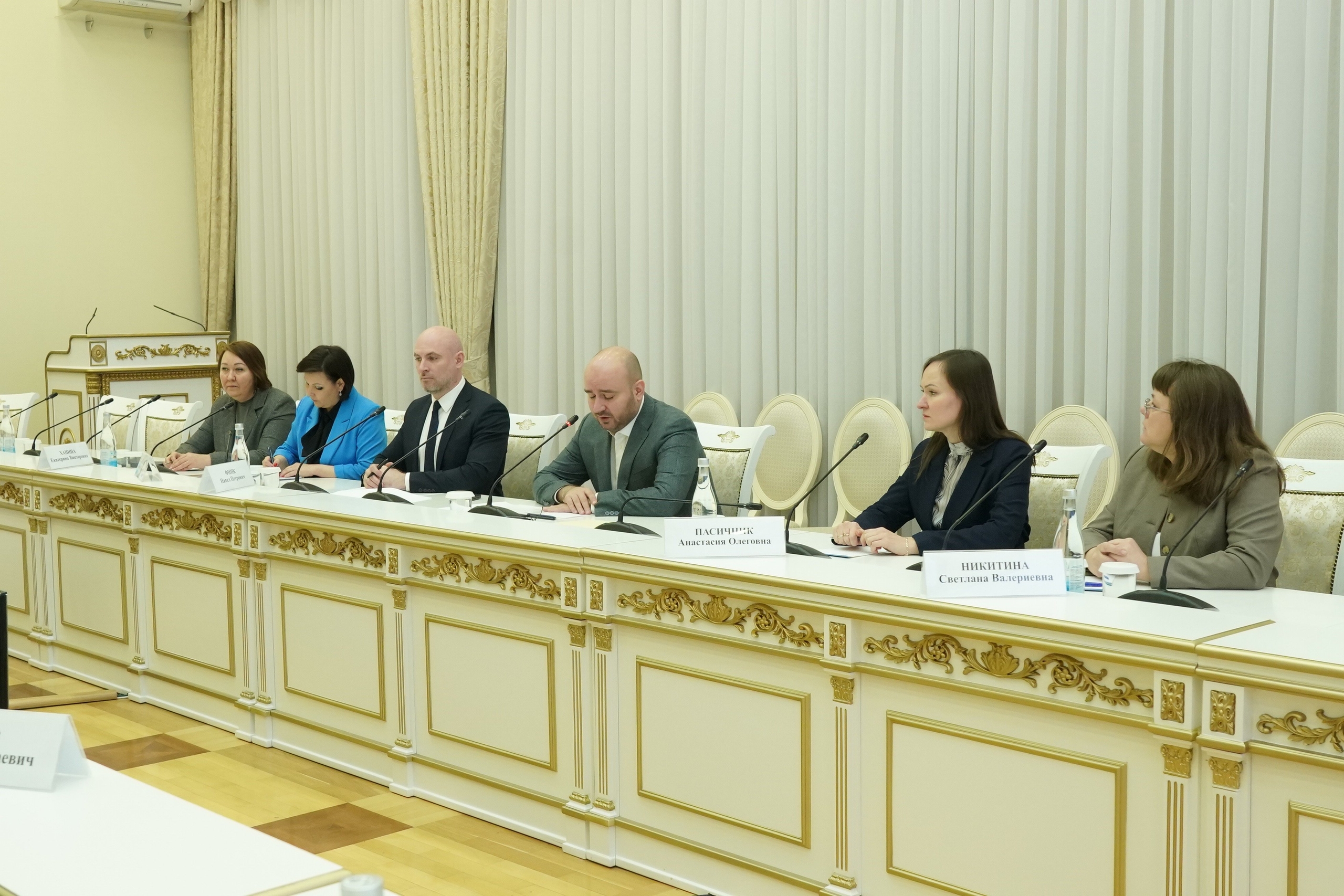 Учить бухучету и строить беспилотники: ветераны СВО рассказали губернатору о своих проектах
