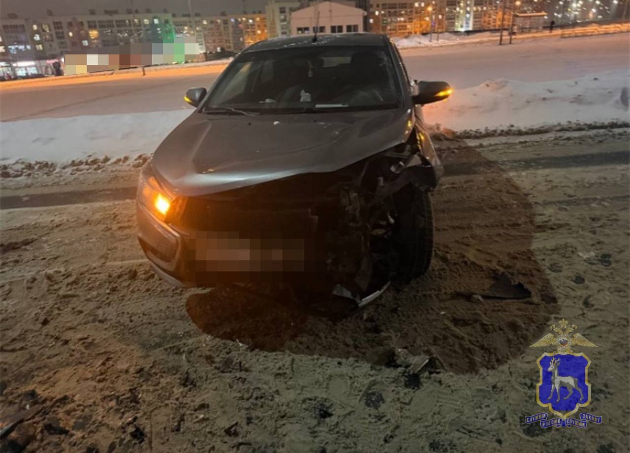 В Самарской области два человека пострадали при столкновении "Весты" и "пятнадцатой"