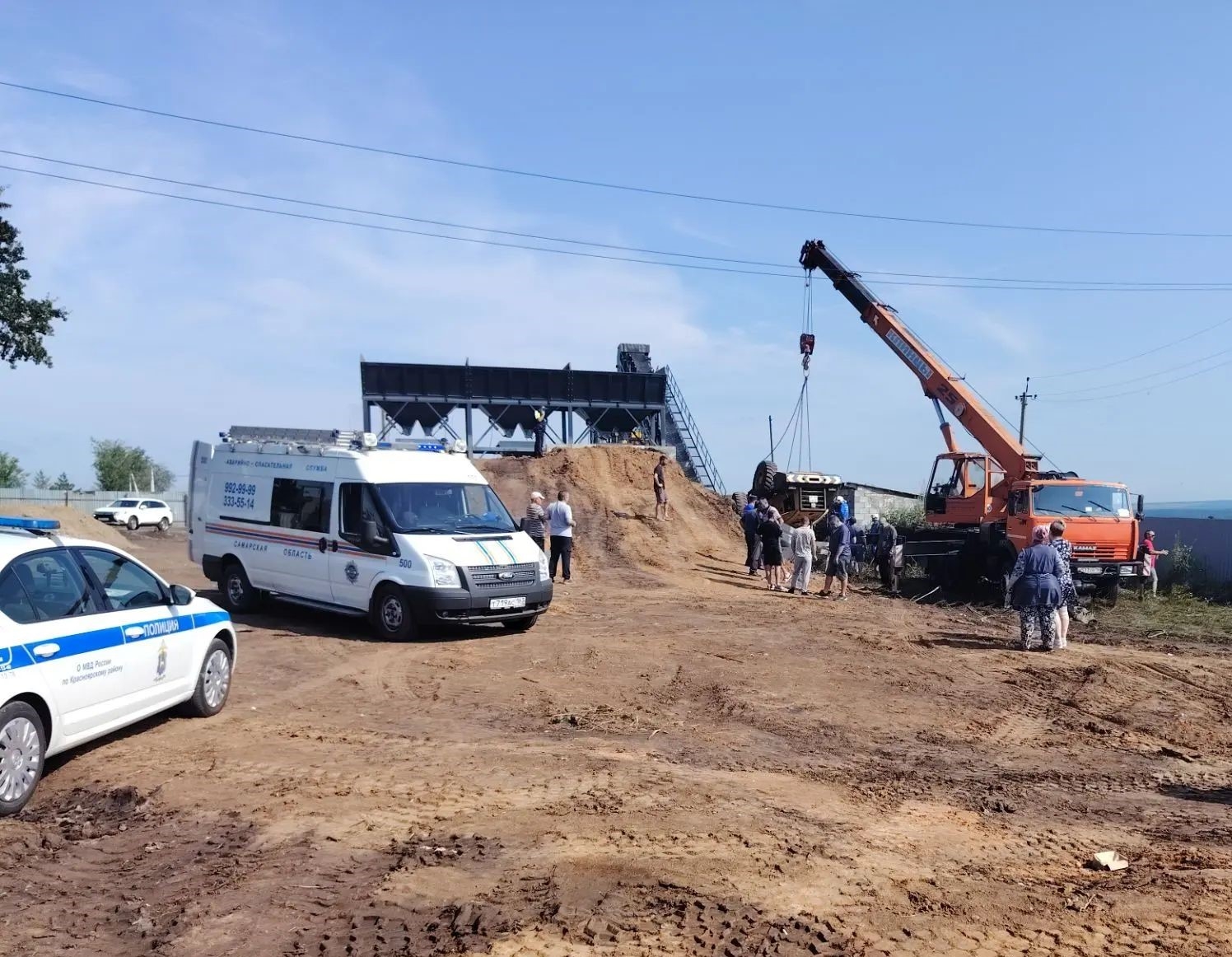 Водитель погиб: в Красноярском районе перевернулся автопогрузчик
