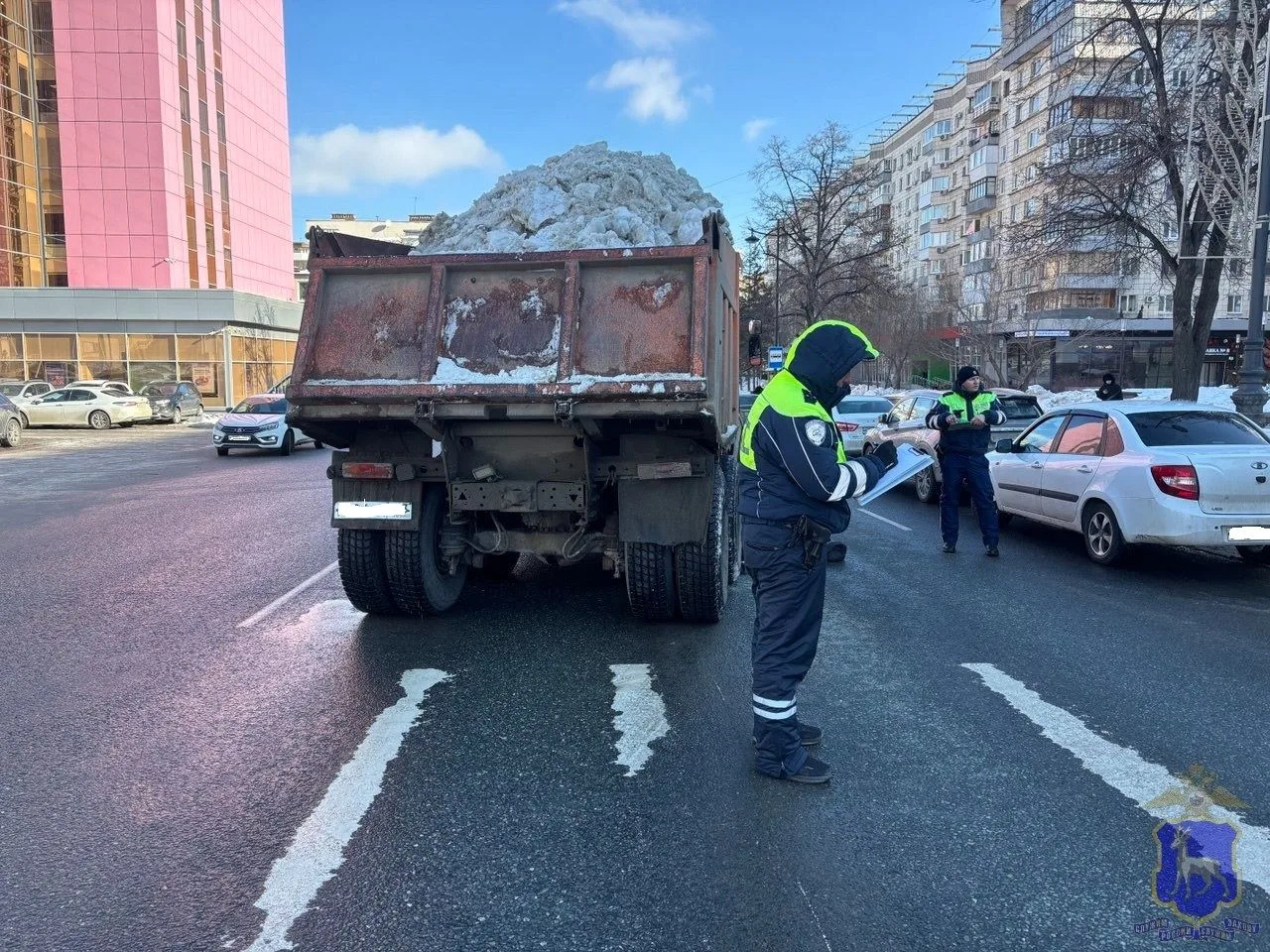 В Самаре 17 февраля КамАЗ насмерть сбил 70-летнюю женщину на переходе