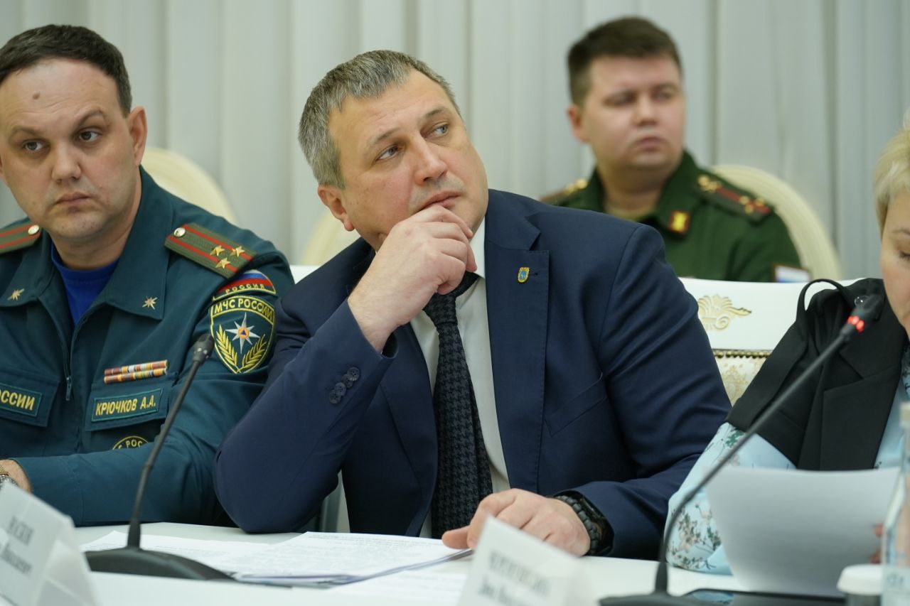 Вячеслав Федорищев провел итоговое в 2025 году оперативное совещание Правительства региона