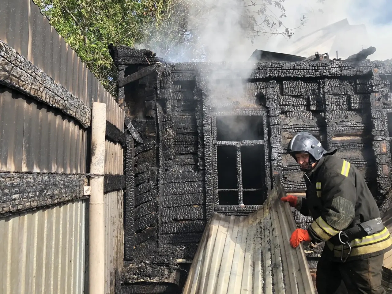 Жилой дом загорелся рано утром 2 июня под Самарой