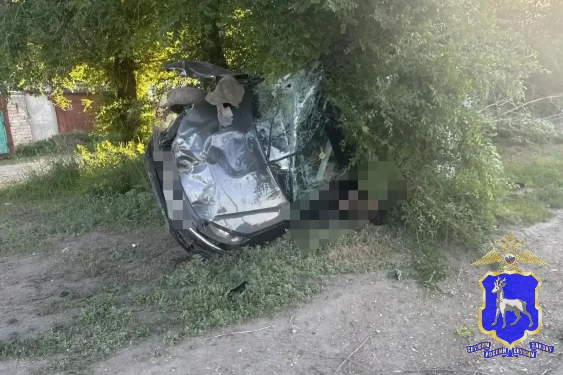 Один скончался, другой в больнице: в Сызрани 11 июня "Гранта" врезалась в дерево