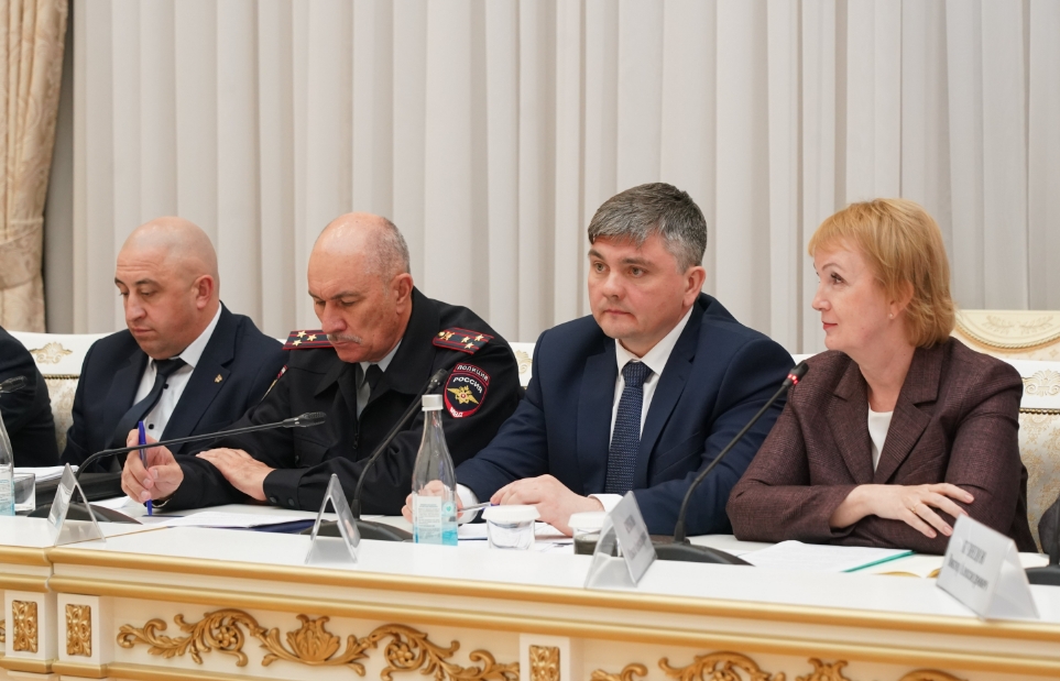 Кадровые решения, паводок, обращения жителей: Вячеслав Федорищев рассказал о главных темах оперативного совещания