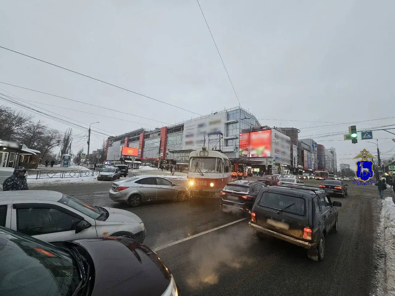 В Самаре 13 февраля на углу улиц Авроры и Аэродромной трамвай сошел с рельсов