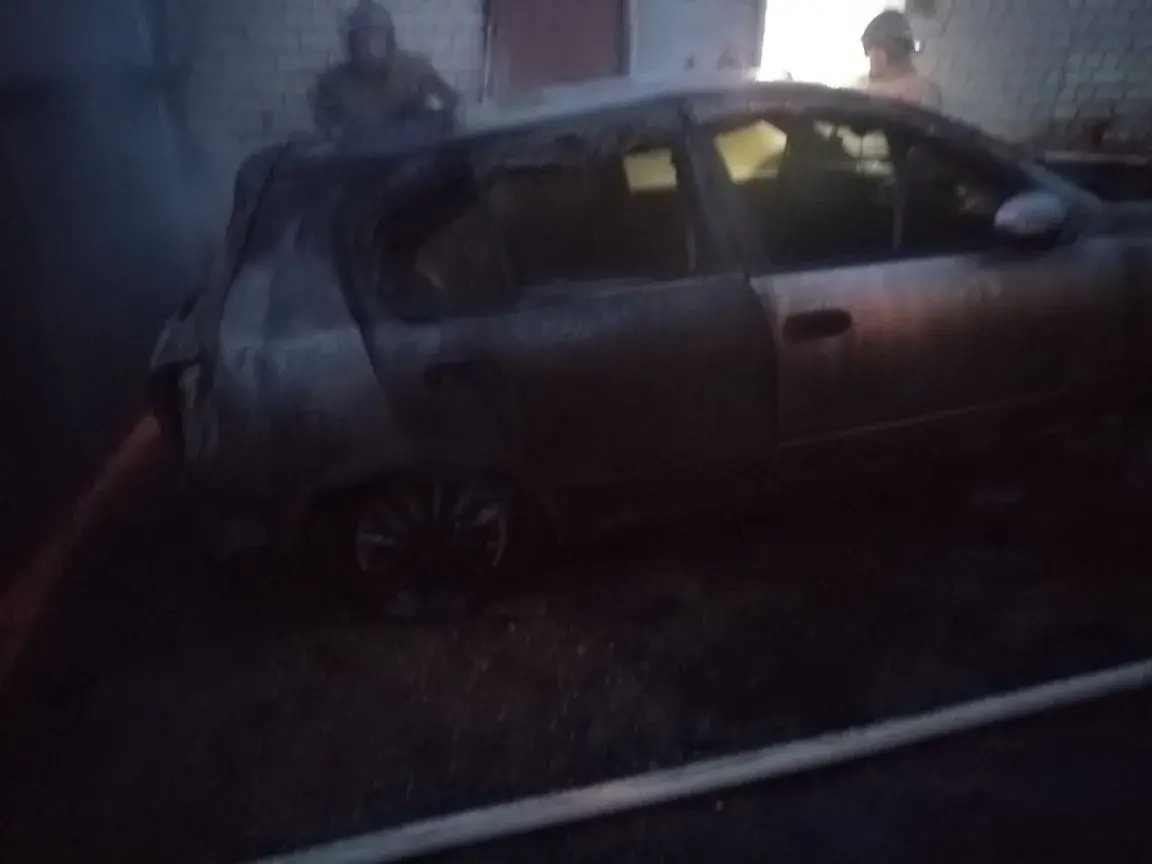 Вспыхнувший автомобиль потушили за 6 минут в Кинель-Черкассах