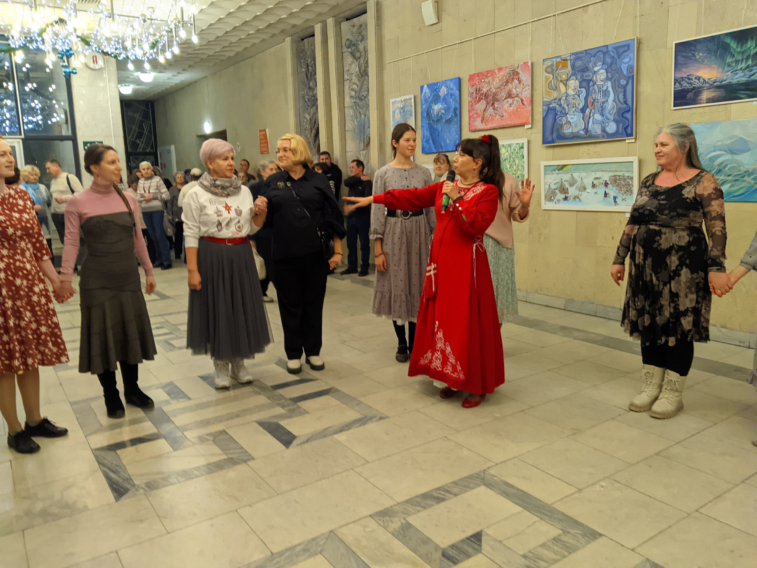 В Тольятти 175-летие Самарской губернии отметили концертом, ярмаркой и хороводами