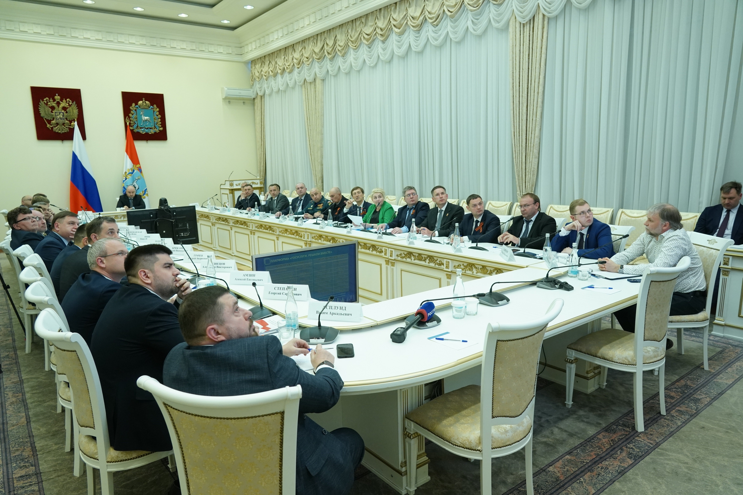 Вячеслав Федорищев на оперативном совещании поручил ускорить отработку обращений граждан