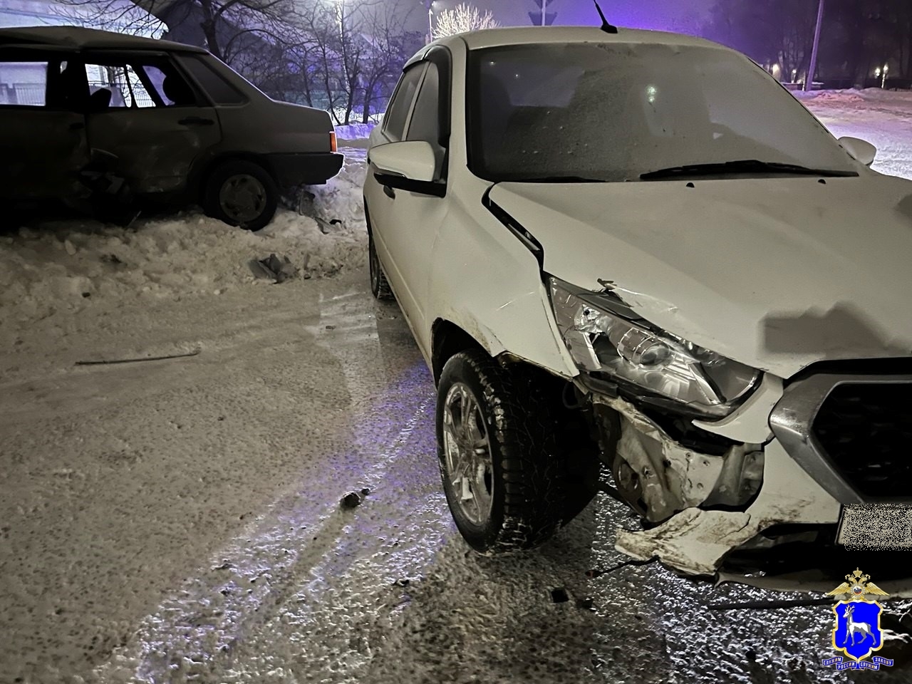 В Самаре мужчина на "Гранте" наехал на санки с 2-летней девочкой