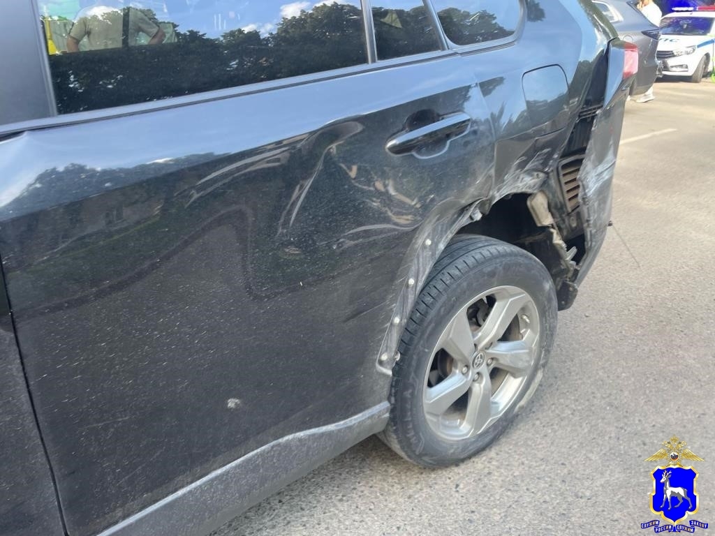 Водитель погиб "под колесами" своего внедорожника в Самарской области