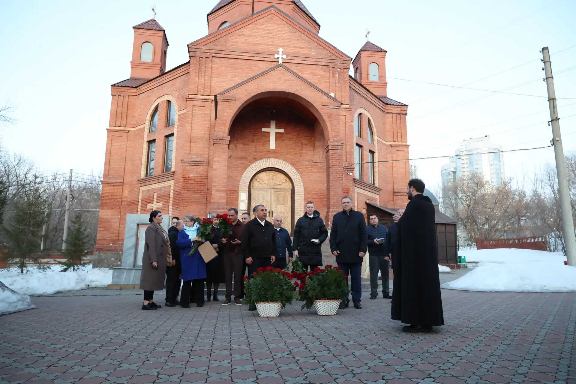 В Самаре делегация из Армении возложила цветы к памятнику жертвам Спитакского землетрясения