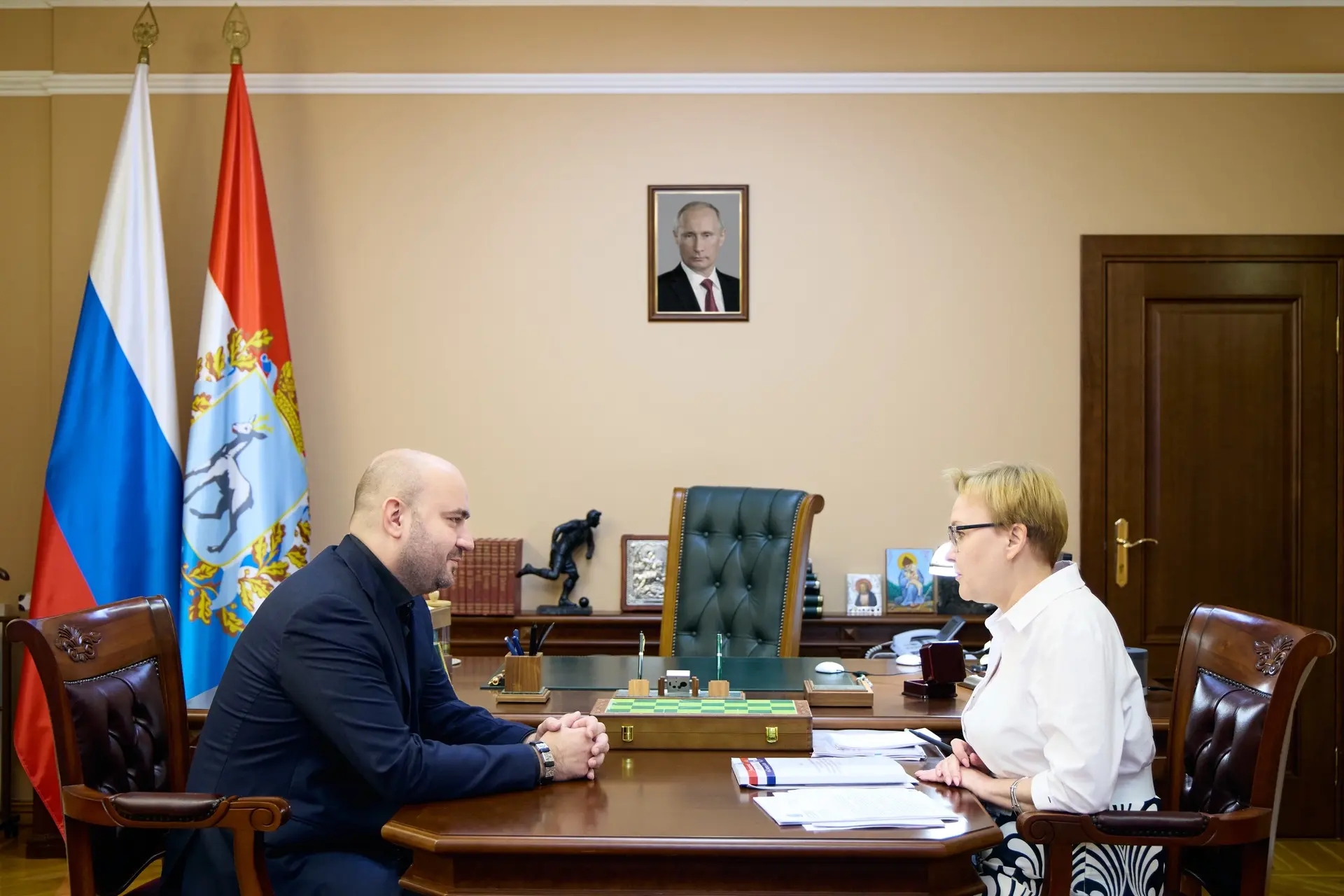Освобождение военнопленных, соблюдение прав и свобод жителей: состоялась рабочая встреча Вячеслава Федорищева и Елены Лапушкиной