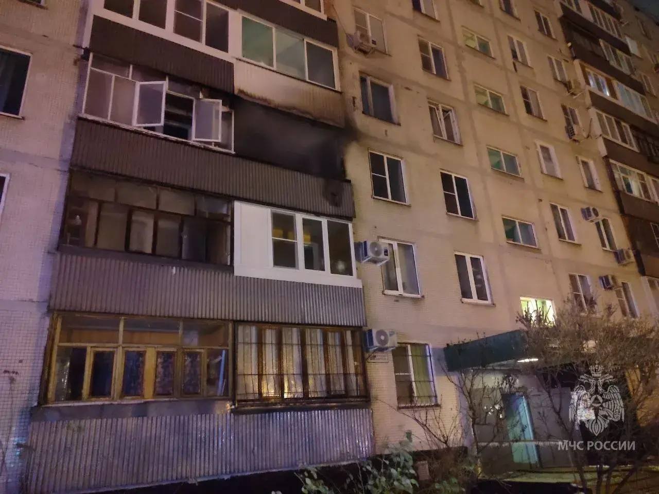 В Тольятти после запуска салюта загорелся балкон квартиры в многоэтажке