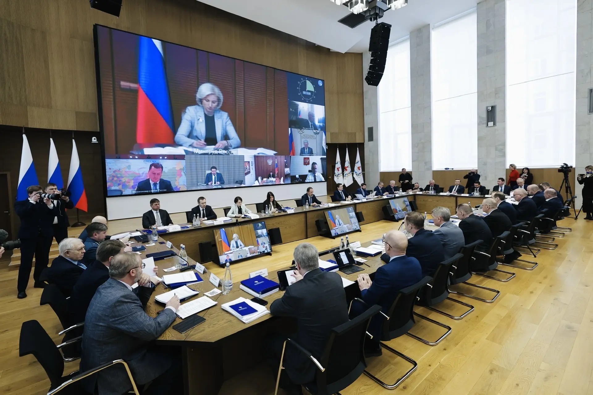 Вячеслав Федорищев принял участие в заседании Совета под председательством Игоря Комарова