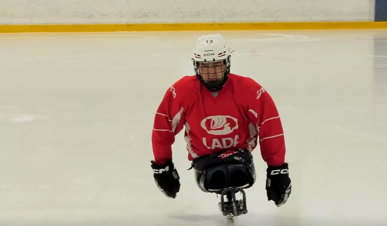 Реабилитация, следж-хоккей, помощь ветеранам и адаптивный кикбоксинг. Неограниченные возможности